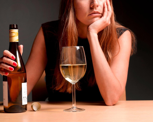 Анонимное лечение женского алкоголизма в Калязине